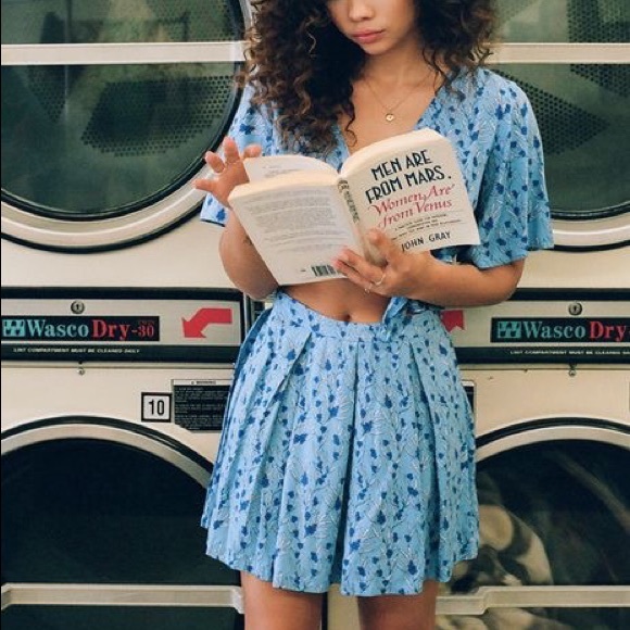 Welcome to My Closet 🌺 - Picture 1 of 5